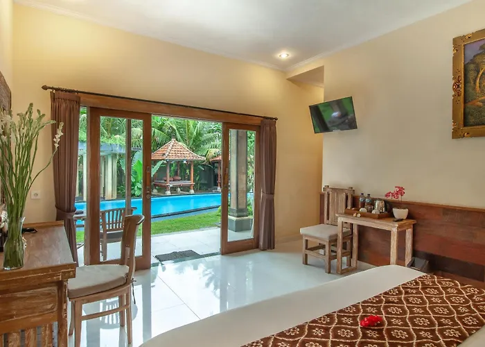 Hotel Abhirama & 2*