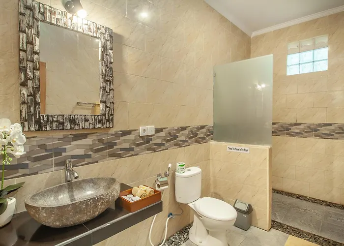 Hotel Abhirama & 2*