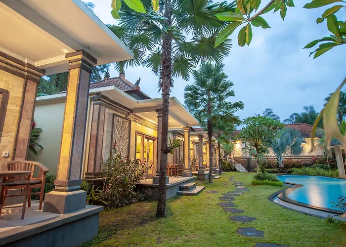 Hotel Abhirama & Ubud